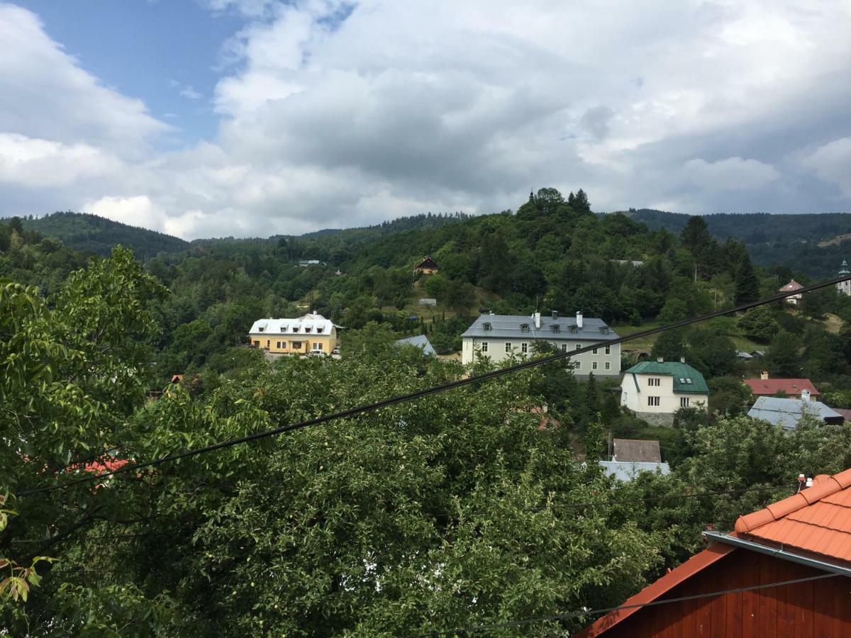 شقة Apartman Panorama Banská Štiavnica المظهر الخارجي الصورة