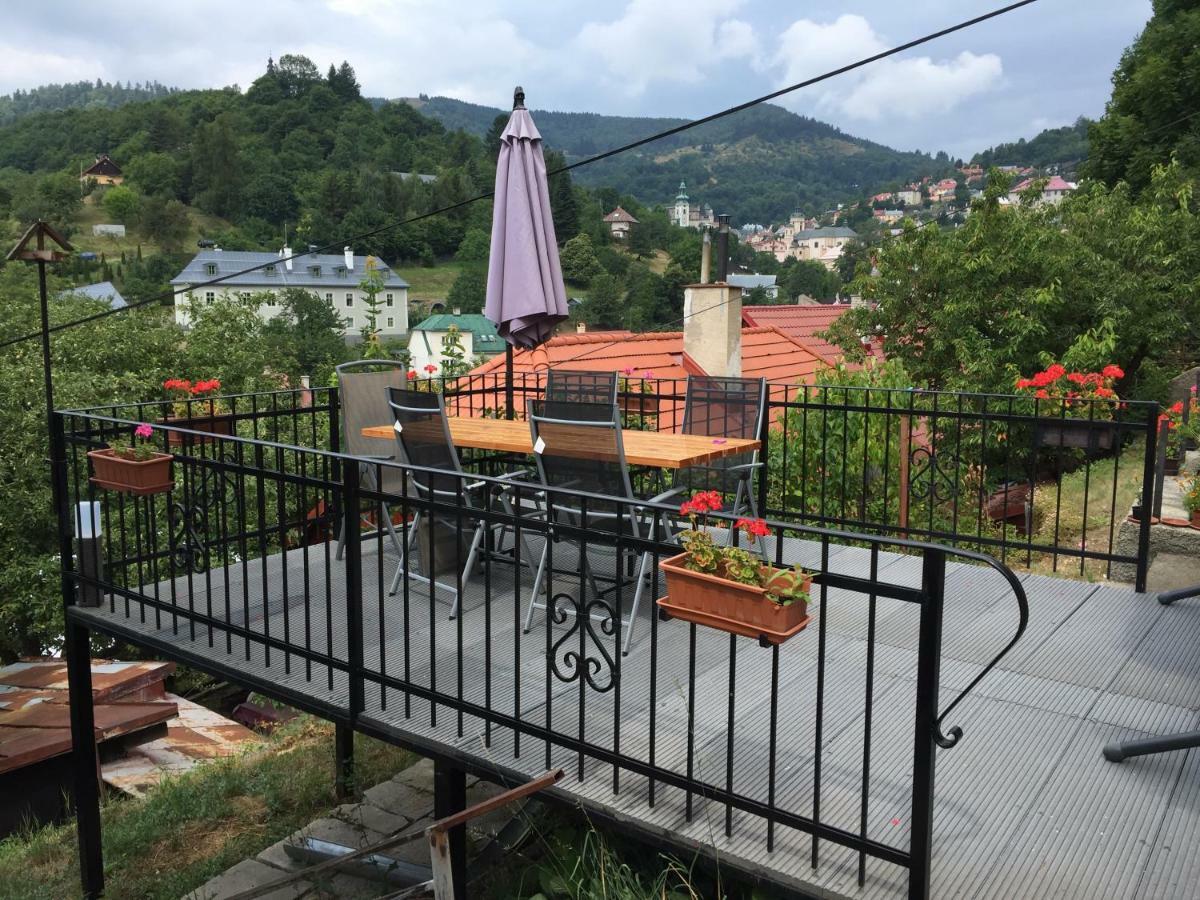 شقة Apartman Panorama Banská Štiavnica المظهر الخارجي الصورة